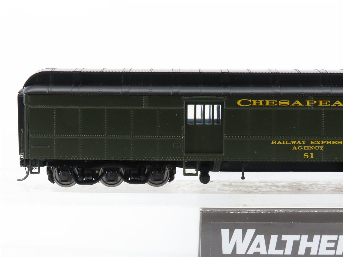 HO Scale Walthers Proto 920-17504 C&amp;O 70&#39; HWT RPO-Baggage Passenger Car #81