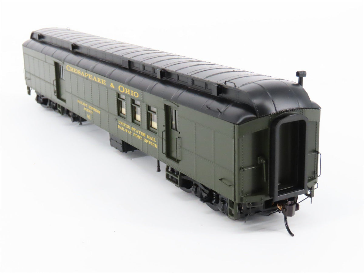 HO Scale Walthers Proto 920-17504 C&amp;O 70&#39; HWT RPO-Baggage Passenger Car #81