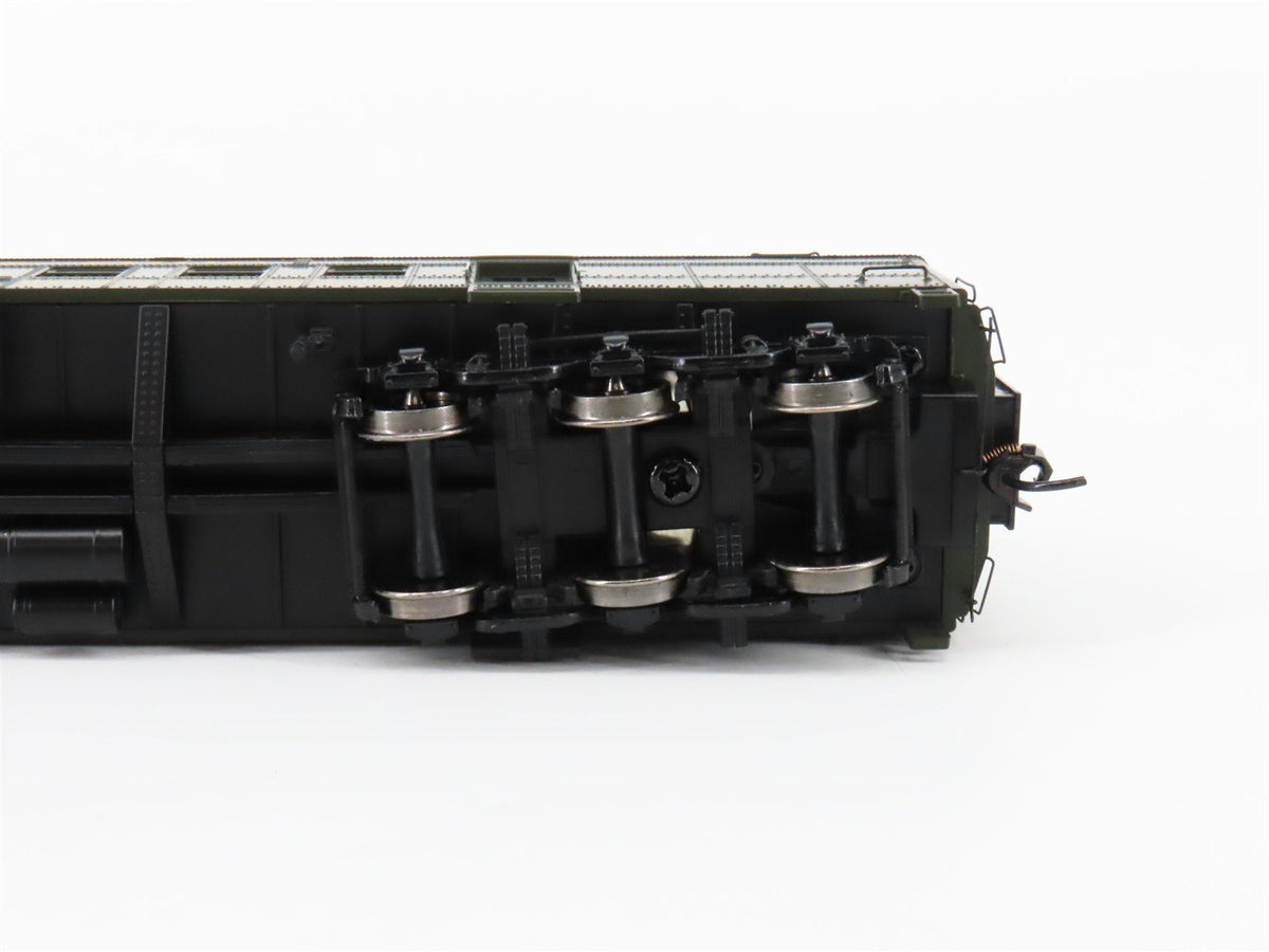 HO Scale Walthers Proto 920-17504 C&amp;O 70&#39; HWT RPO-Baggage Passenger Car #81