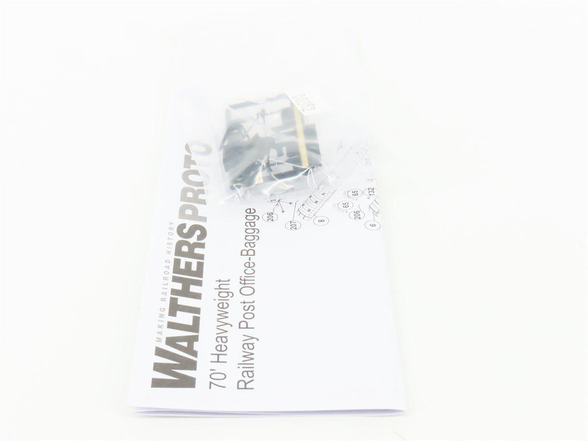 HO Scale Walthers Proto 920-17504 C&amp;O 70&#39; HWT RPO-Baggage Passenger Car #81