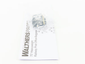 HO Scale Walthers Proto 920-17504 C&O 70' HWT RPO-Baggage Passenger Car #81