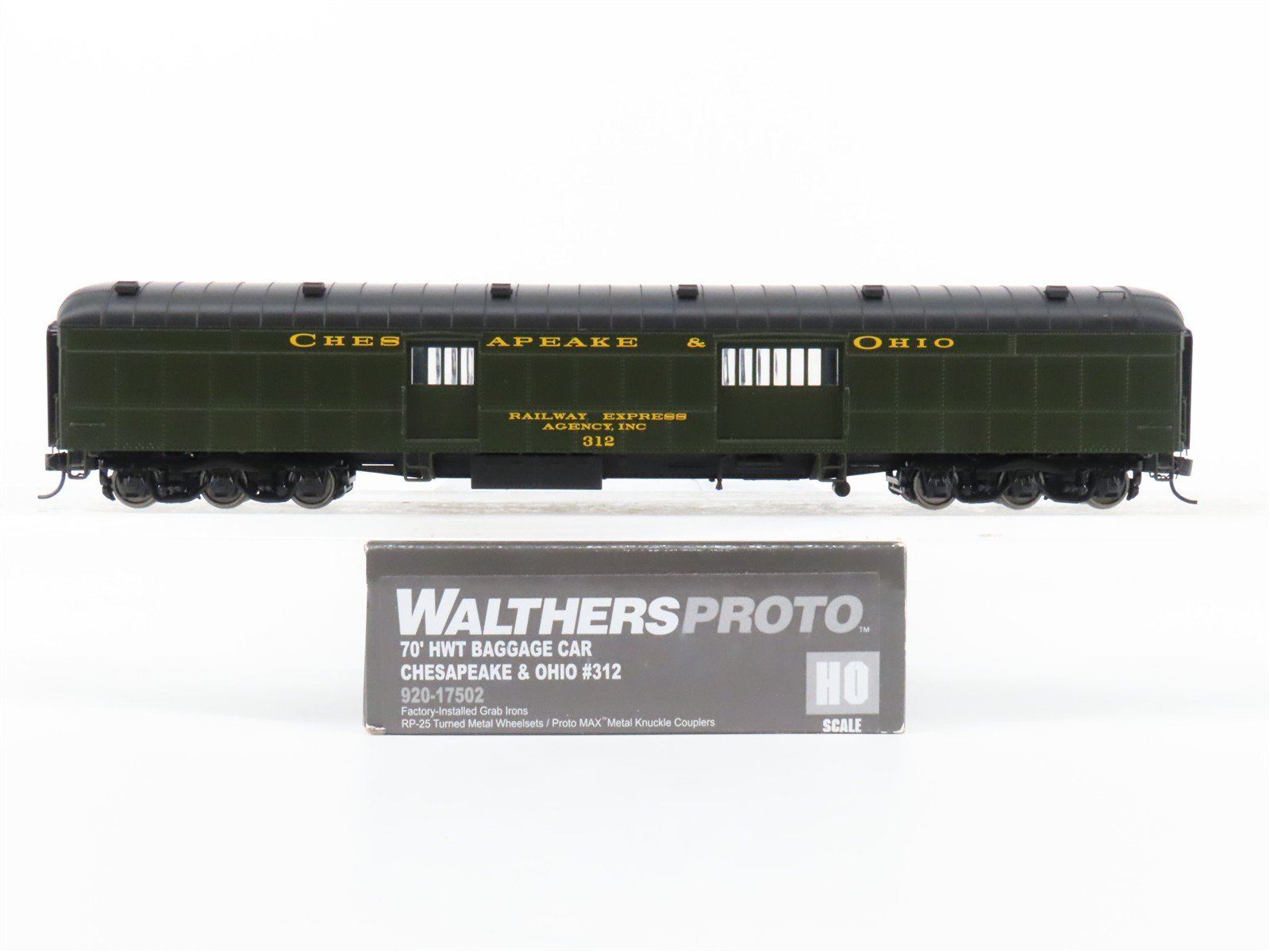 HO Scale Walthers Proto 920-17502 C&O Railway 70' HWT Baggage Passenger Car #312