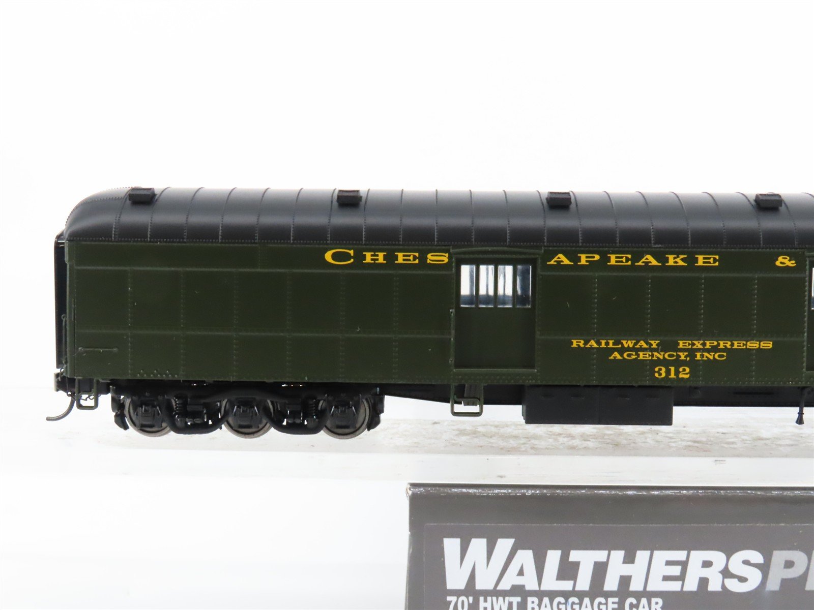 HO Scale Walthers Proto 920-17502 C&O Railway 70' HWT Baggage Passenger Car #312