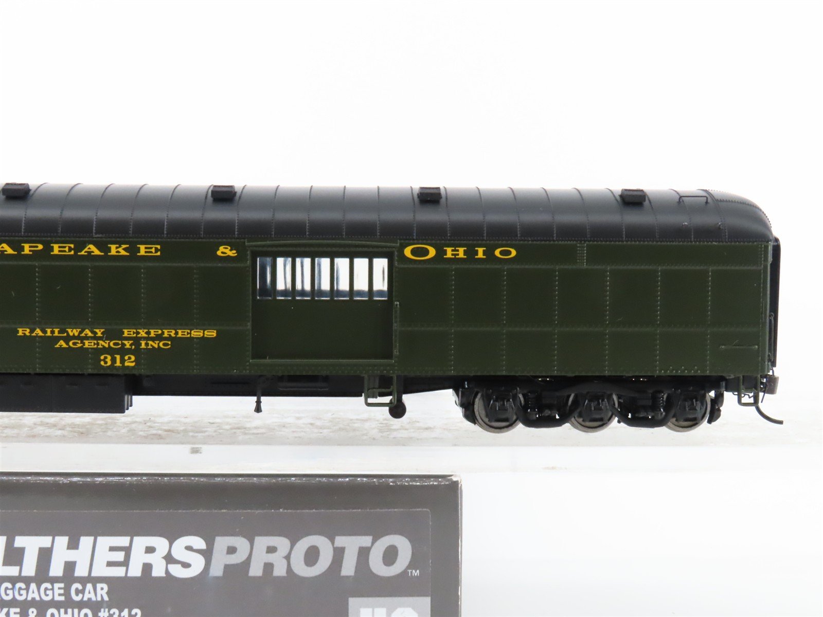HO Scale Walthers Proto 920-17502 C&O Railway 70' HWT Baggage Passenger Car #312