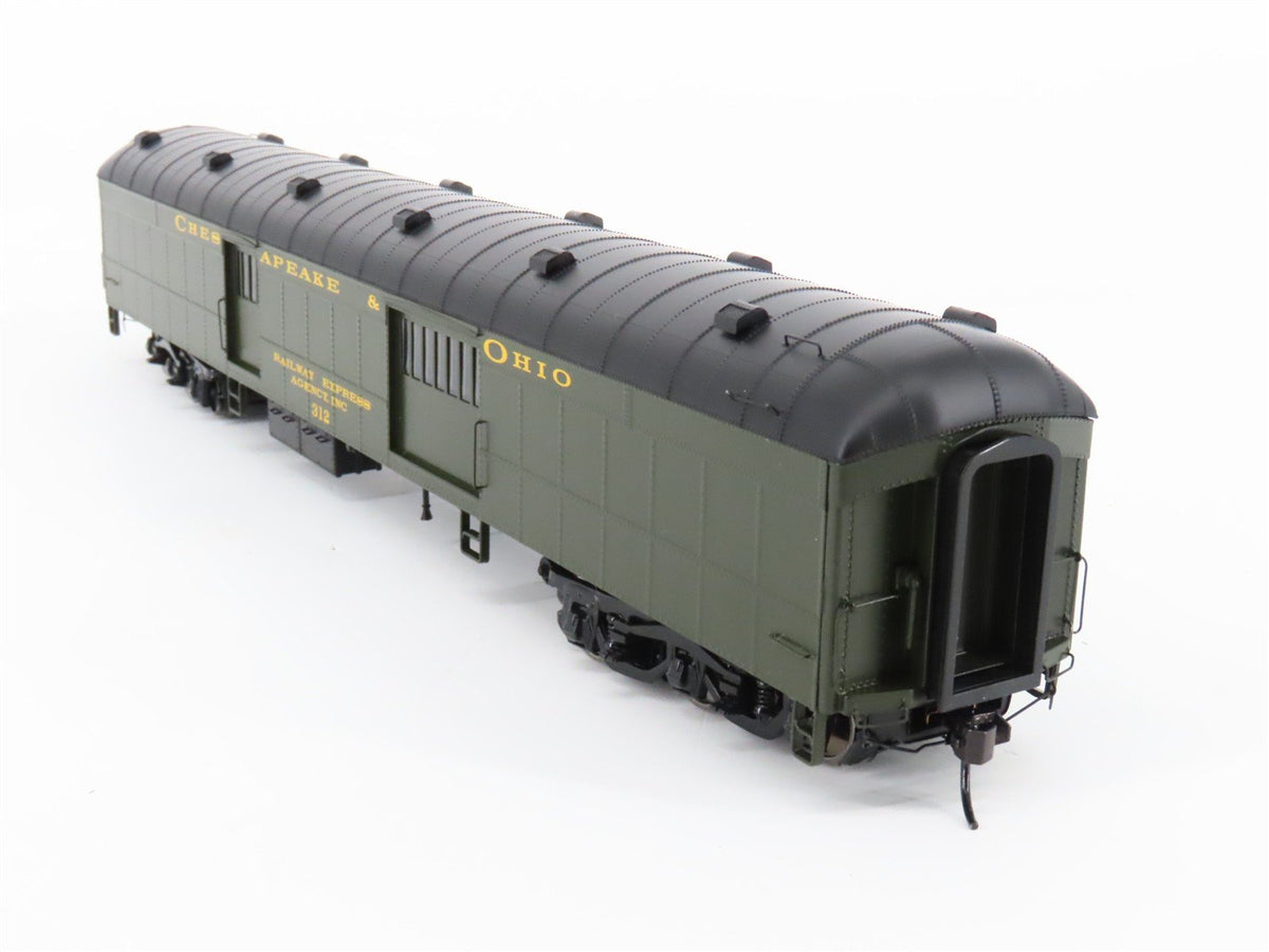 HO Scale Walthers Proto 920-17502 C&amp;O Railway 70&#39; HWT Baggage Passenger Car #312