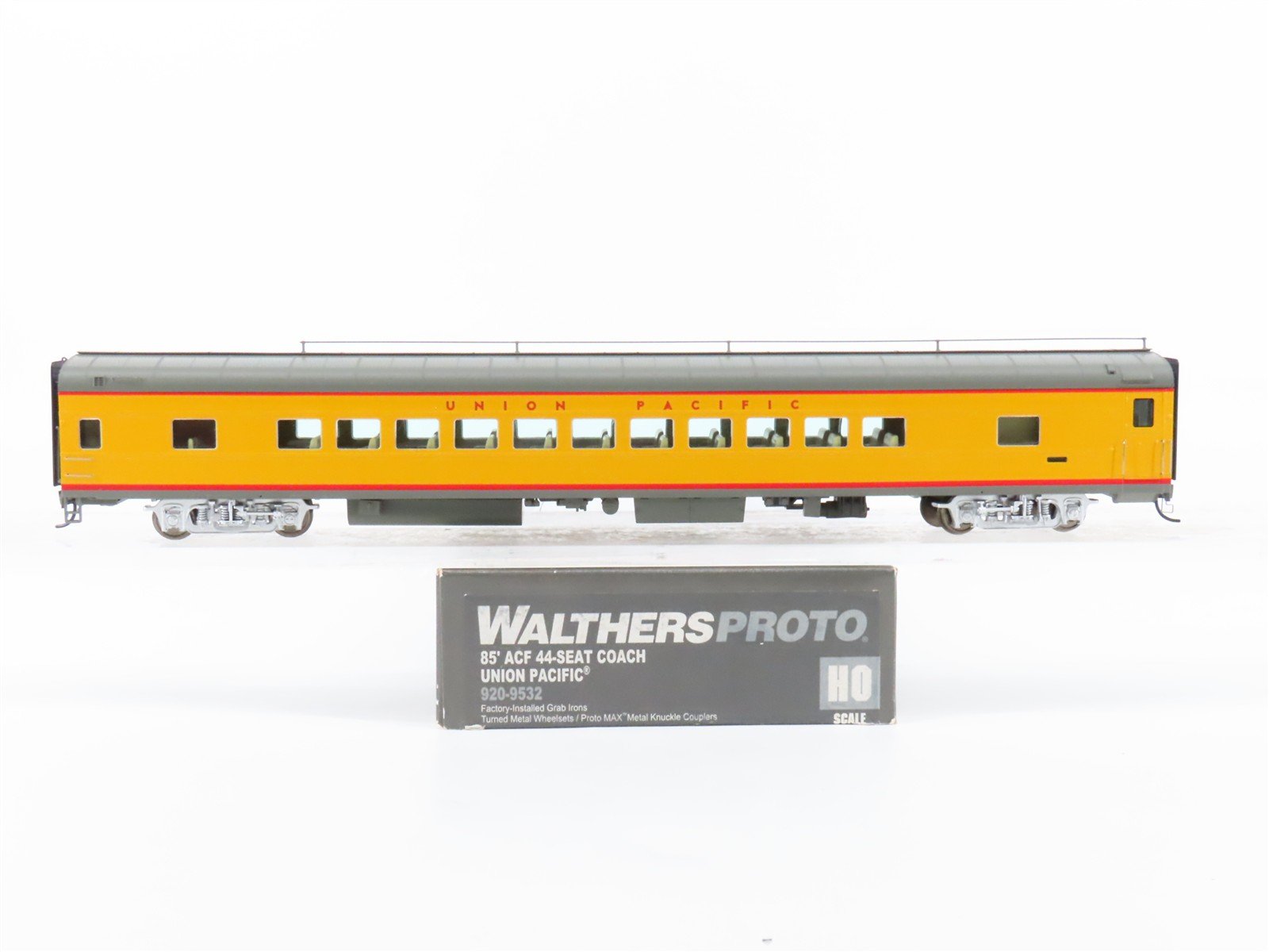HO Scale Walthers Proto 920-9532 UP 85' ACF44-Seat Coach Passenger Car