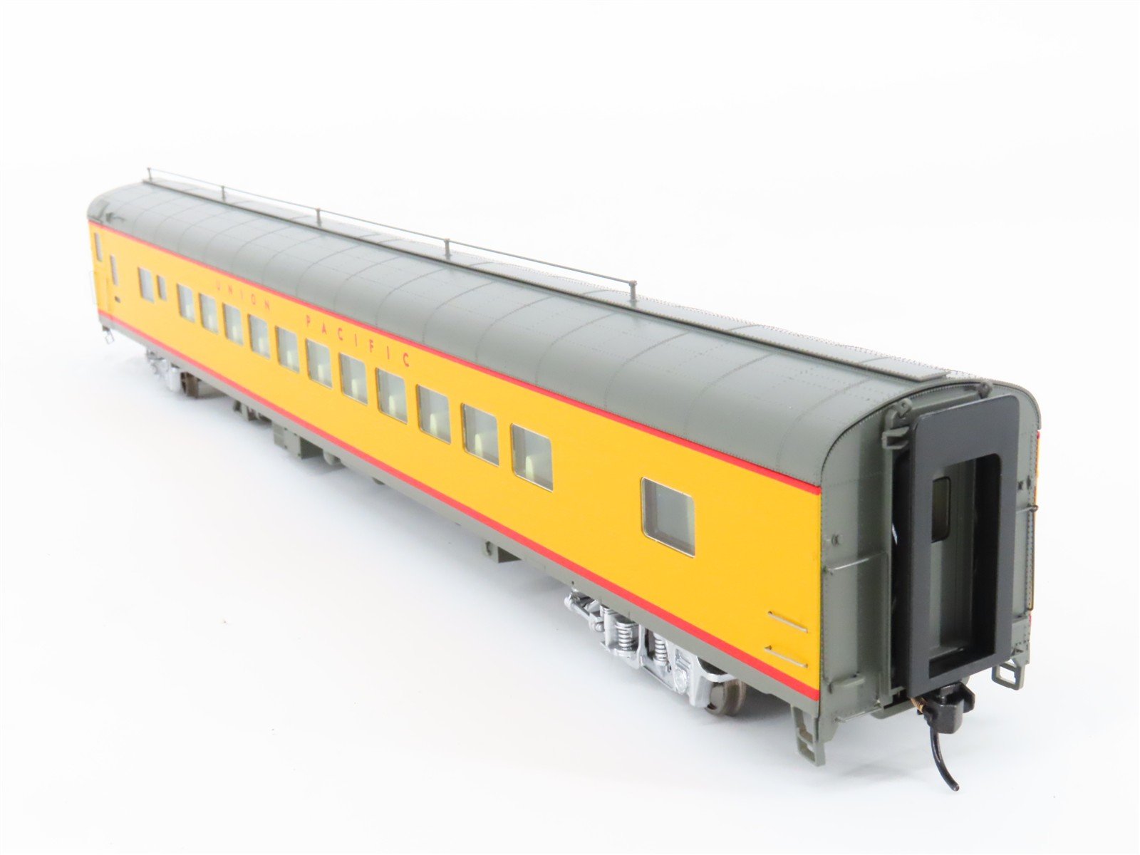 HO Scale Walthers Proto 920-9532 UP 85' ACF44-Seat Coach Passenger Car