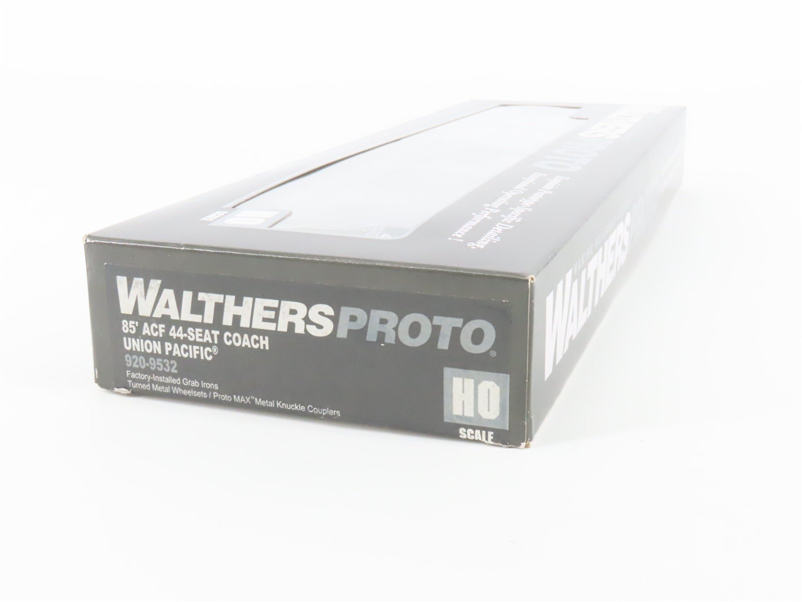 HO Scale Walthers Proto 920-9532 UP 85' ACF44-Seat Coach Passenger Car