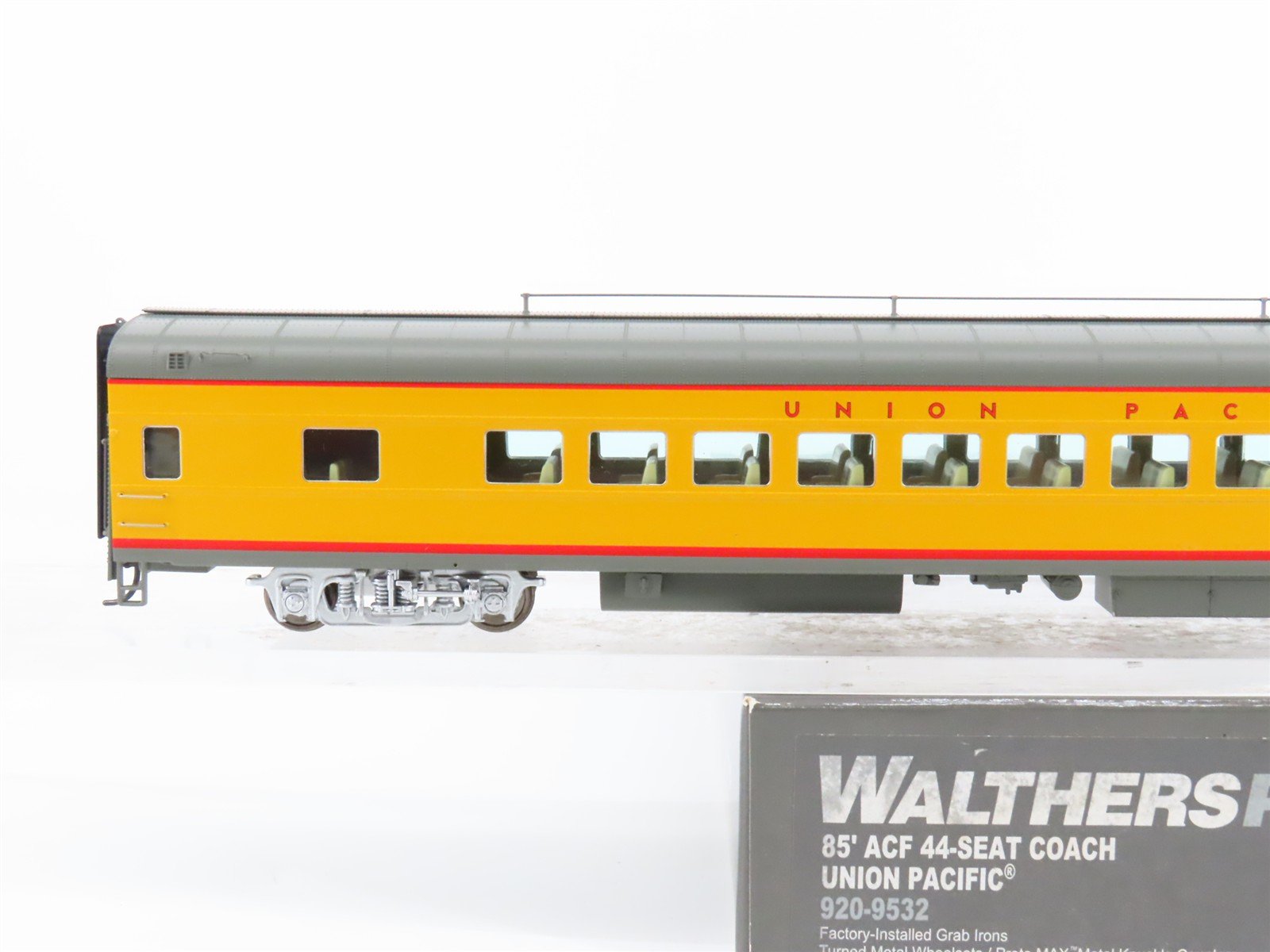 HO Scale Walthers Proto 920-9532 UP Railway 85' ACF 44-Seat Coach Passenger Car