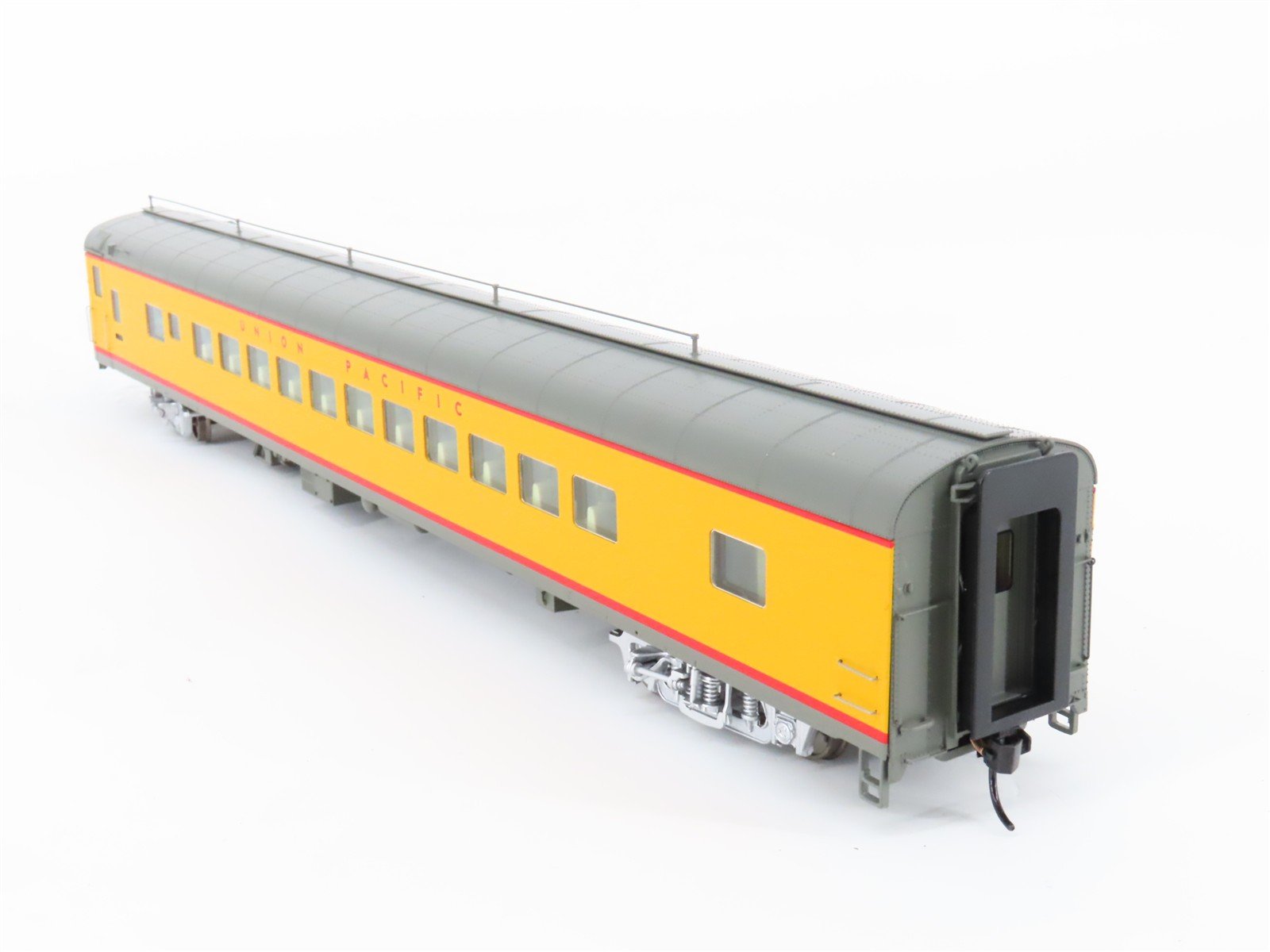 HO Scale Walthers Proto 920-9532 UP Railway 85' ACF 44-Seat Coach Passenger Car