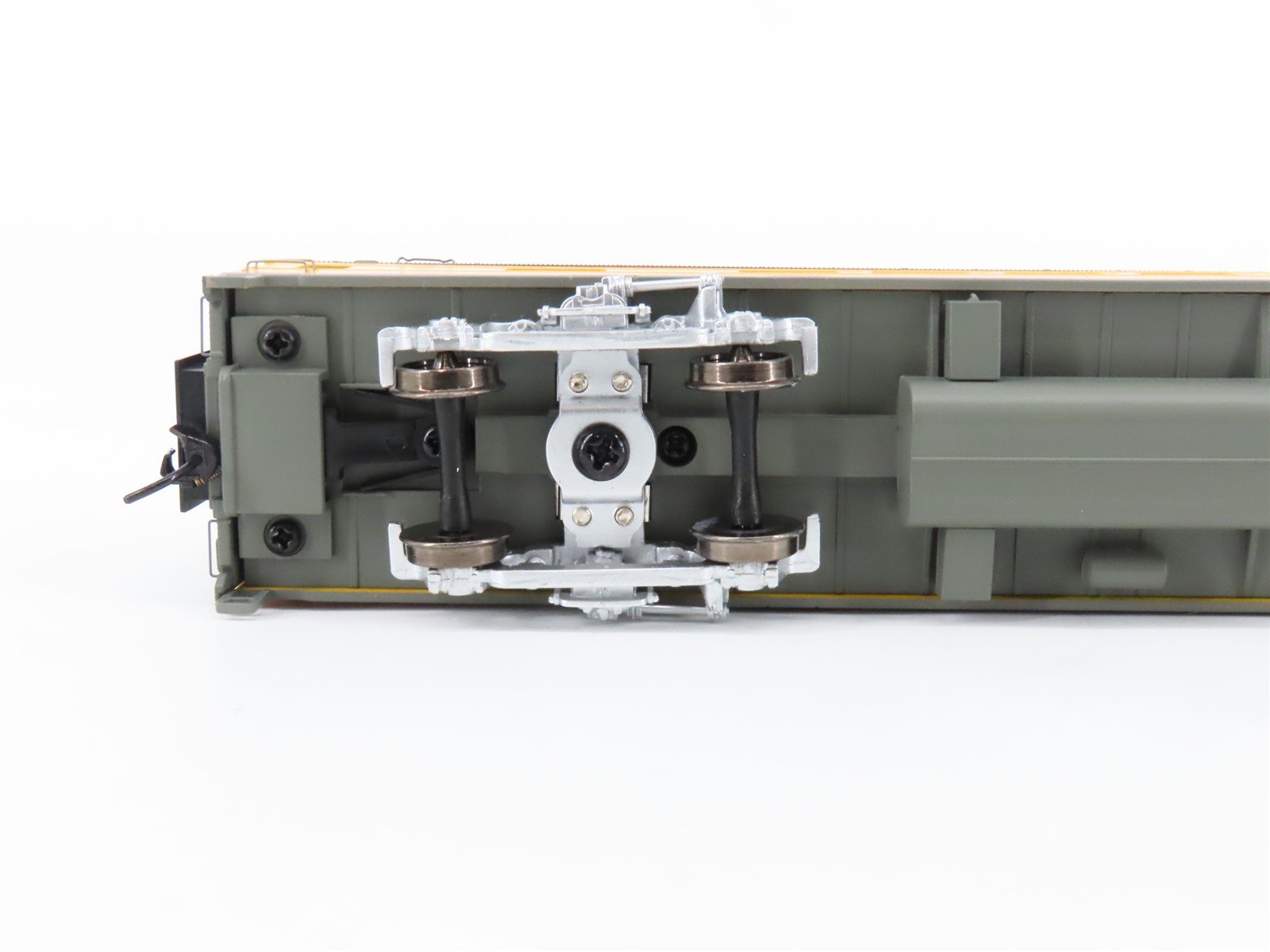 HO Scale Walthers Proto 920-9532 UP Railway 85' ACF 44-Seat Coach Passenger Car