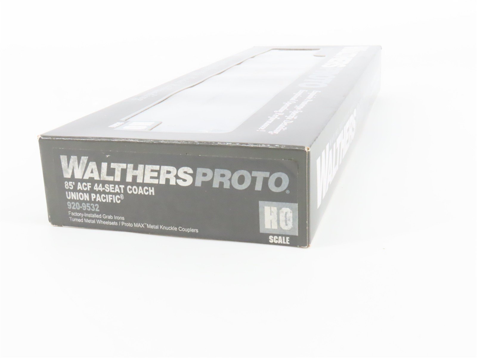 HO Scale Walthers Proto 920-9532 UP Railway 85' ACF 44-Seat Coach Passenger Car