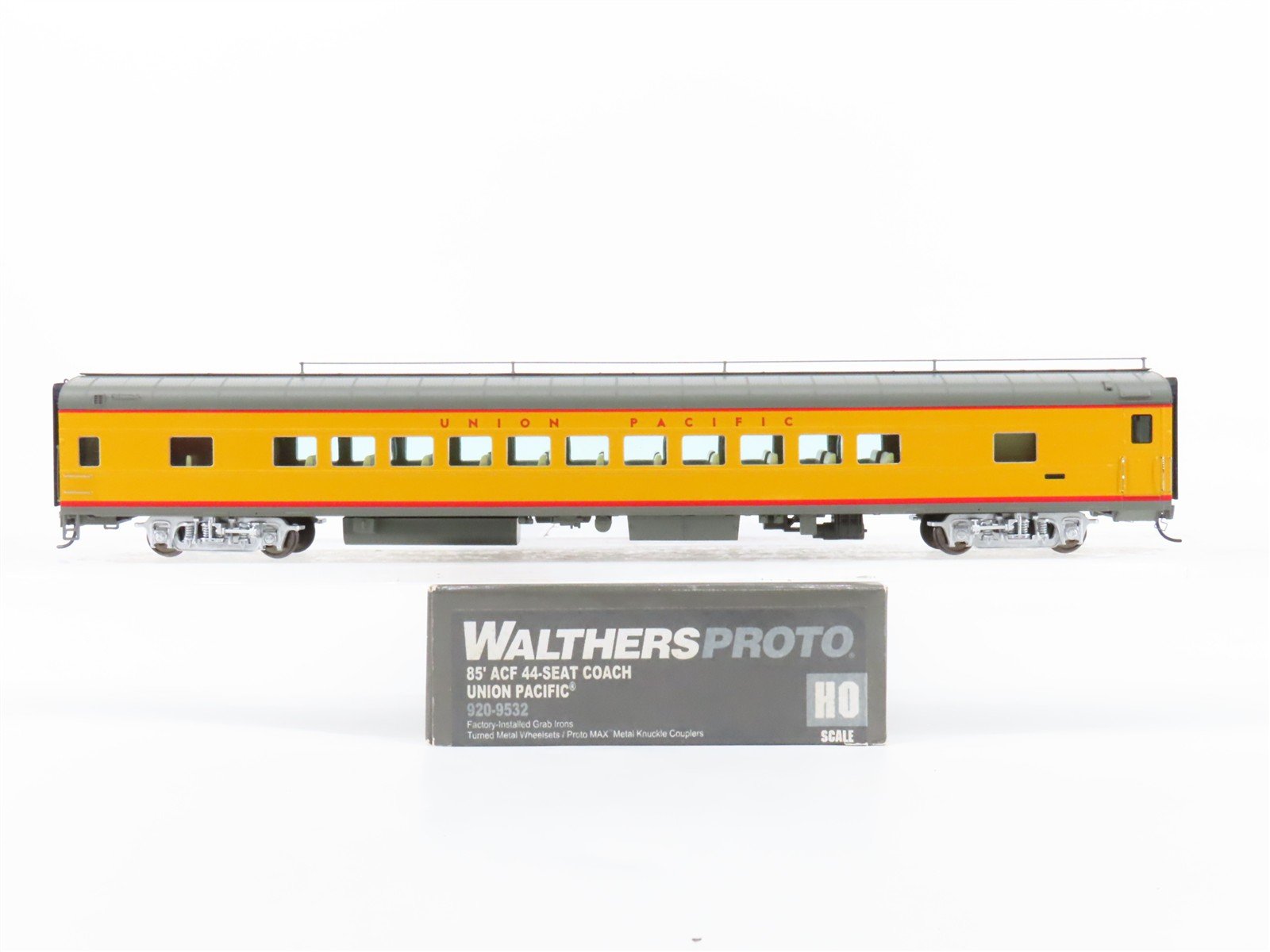 HO Scale Walthers Proto 920-9532 UP Railway 85' ACF 44-Seat Coach Passenger Car