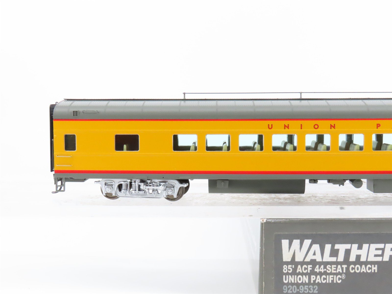 HO Scale Walthers Proto 920-9532 UP Railway 85' ACF 44-Seat Coach Passenger Car