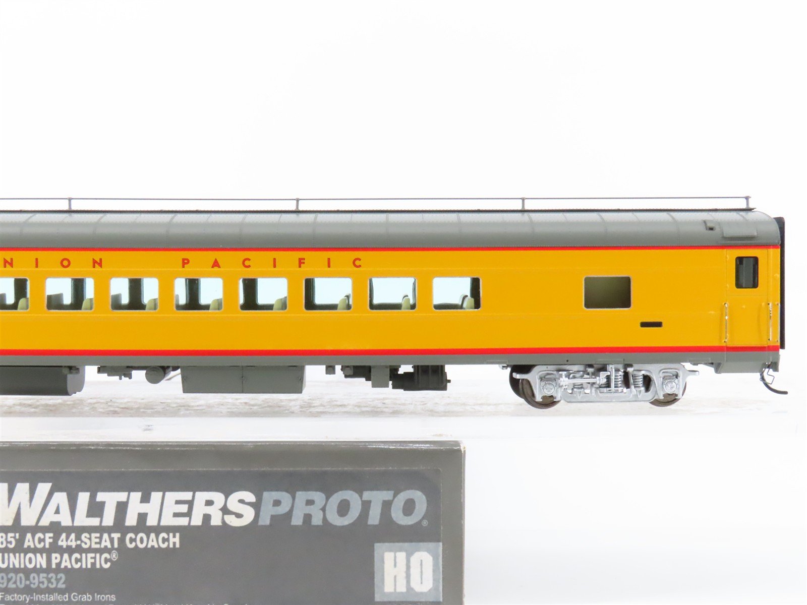 HO Scale Walthers Proto 920-9532 UP Railway 85' ACF 44-Seat Coach Passenger Car