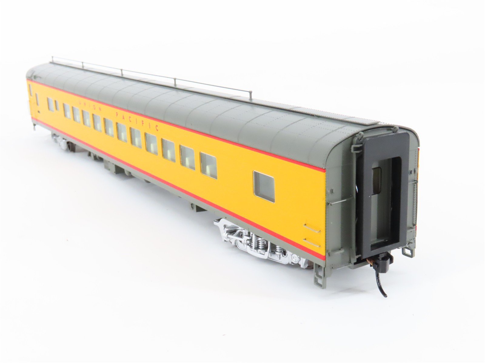 HO Scale Walthers Proto 920-9532 UP Railway 85' ACF 44-Seat Coach Passenger Car