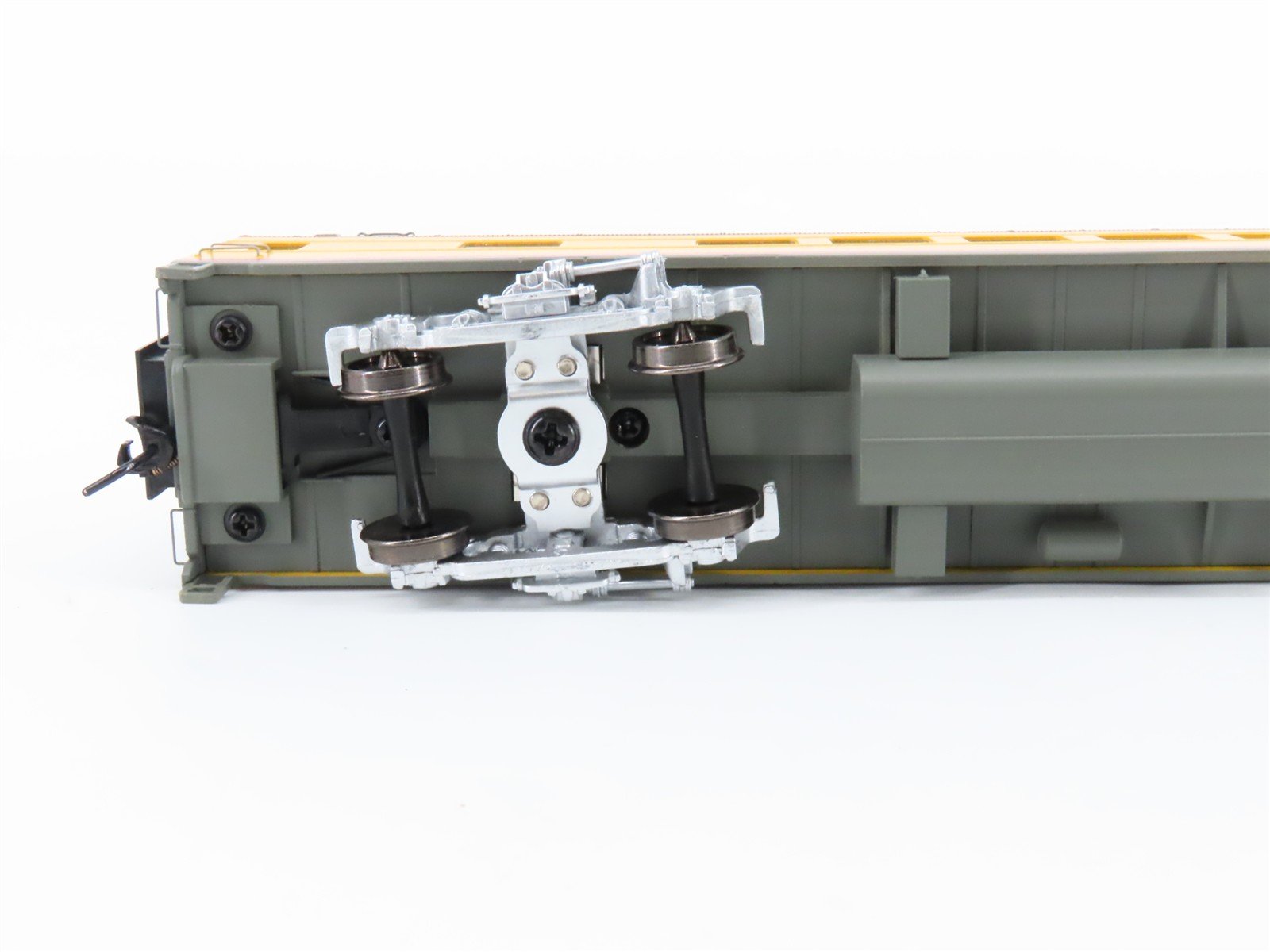 HO Scale Walthers Proto 920-9532 UP Railway 85' ACF 44-Seat Coach Passenger Car