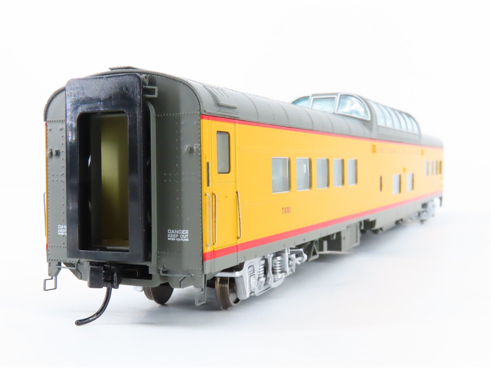 HO Scale Walthers Proto 920-9543 UP 85' ACF Dome Coach Passenger Car #7001