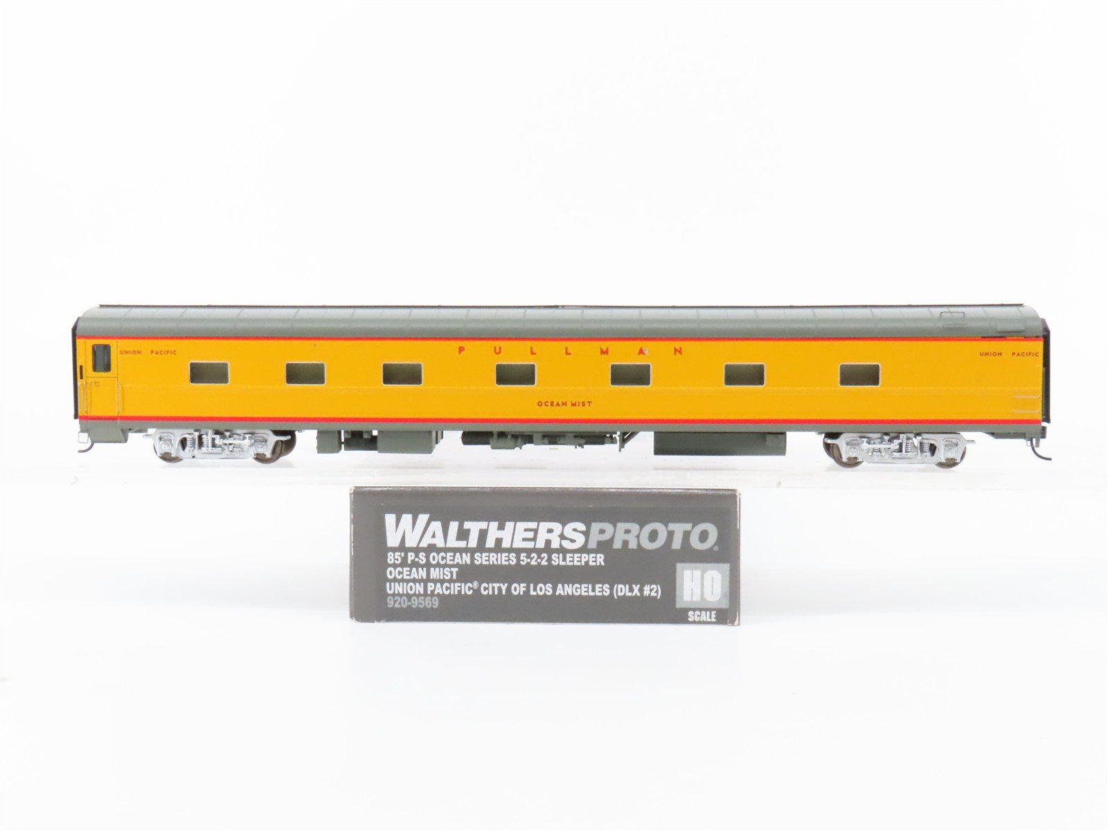 HO Walthers Proto 920-9569 UP 85' P-S 5-2-2 Sleeper Passenger Car 