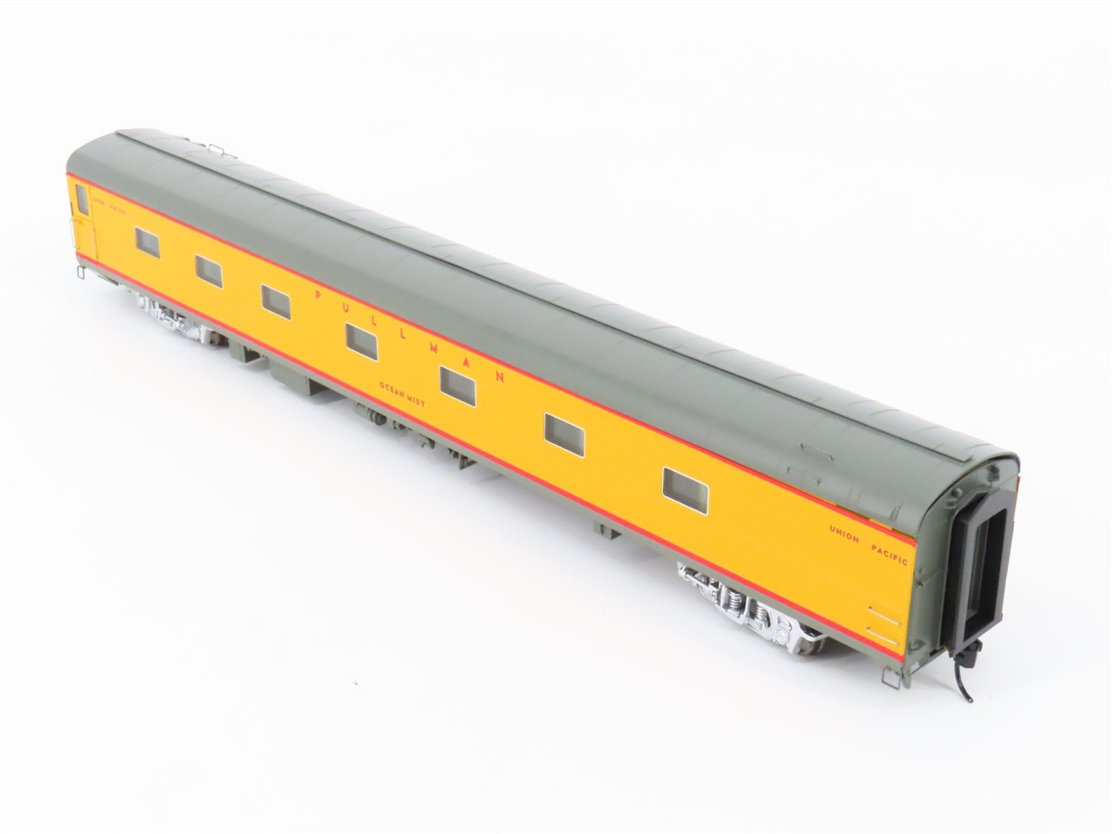 HO Walthers Proto 920-9569 UP 85' P-S 5-2-2 Sleeper Passenger Car 