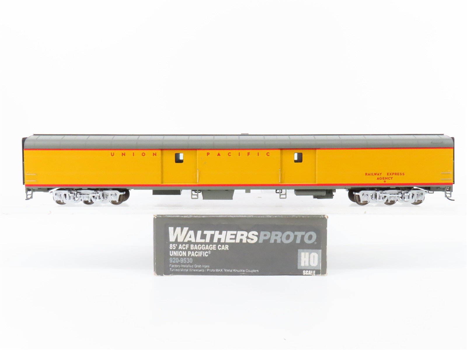 HO Scale Walthers Proto 920-9530 UP Railway 85' ACF Baggage Passenger Car