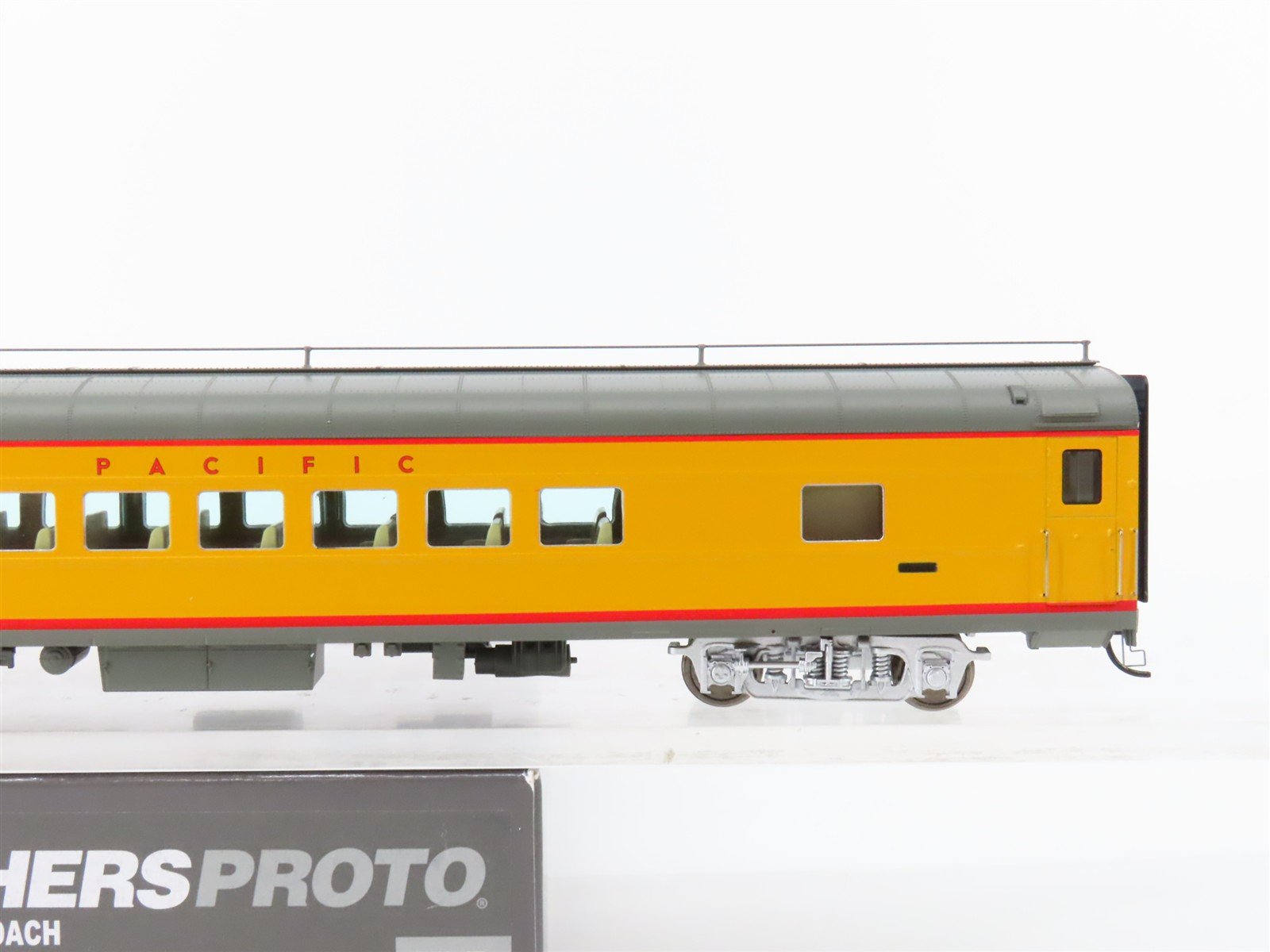 HO Scale Walthers Proto 920-9532 UP 85' ACF 44-Seat Coach Passenger Car