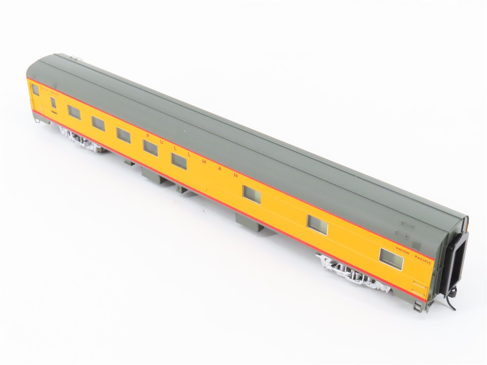 HO Scale Walthers Proto 920-9535 UP 85' Budd 10-6 Sleeper Passenger Car