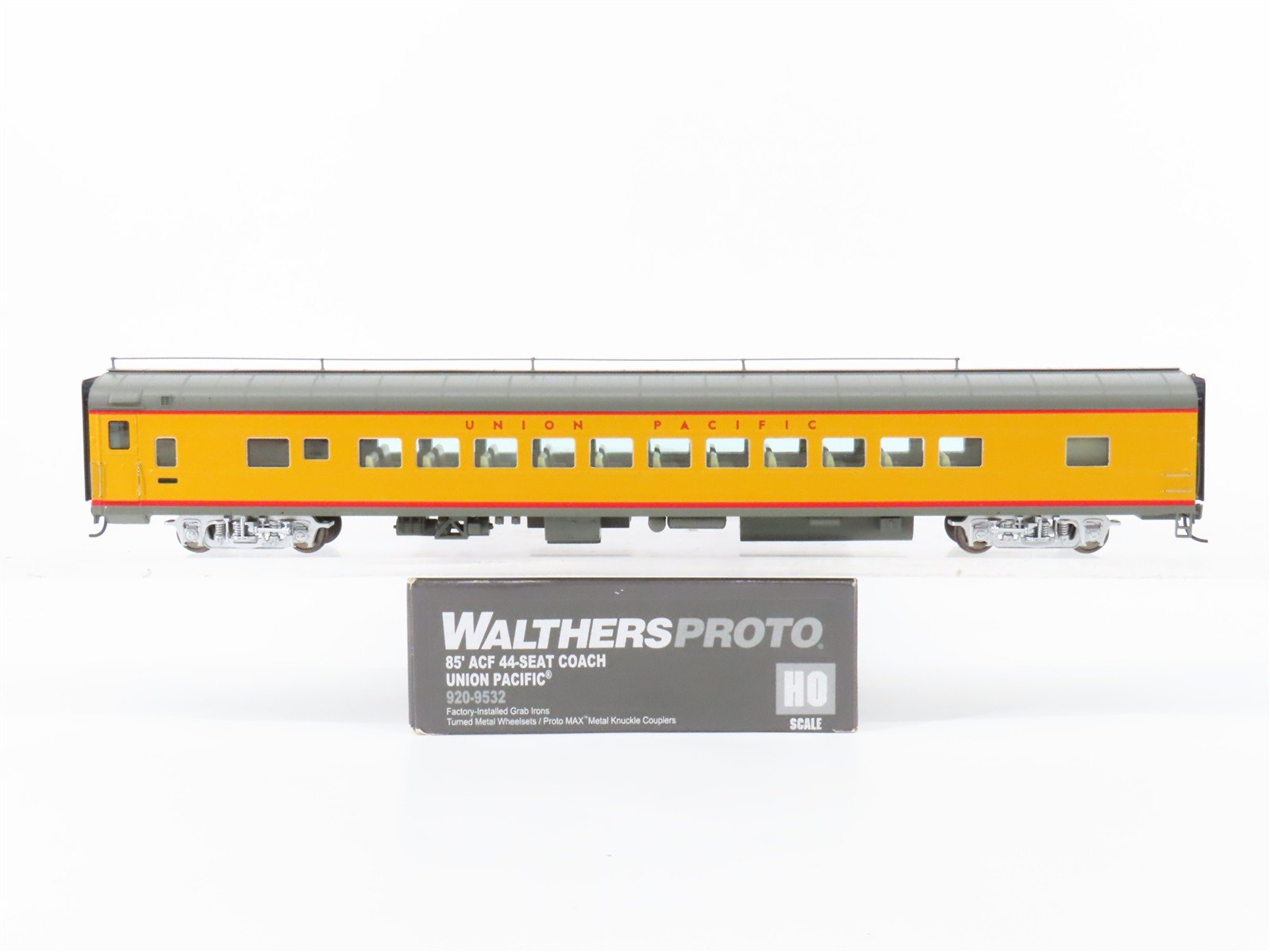 HO Scale Walthers Proto 920-9532 UP 85' ACF 44-Seat Coach Passenger Car