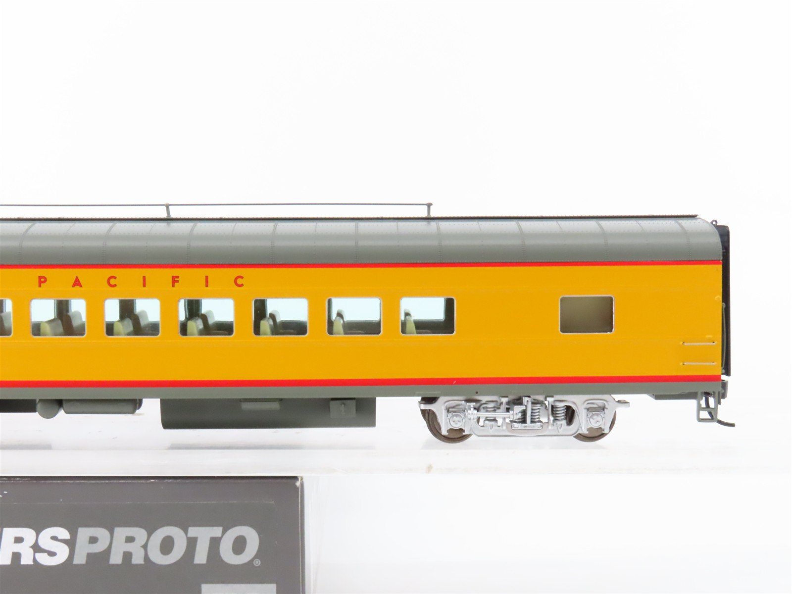 HO Scale Walthers Proto 920-9532 UP 85' ACF 44-Seat Coach Passenger Car