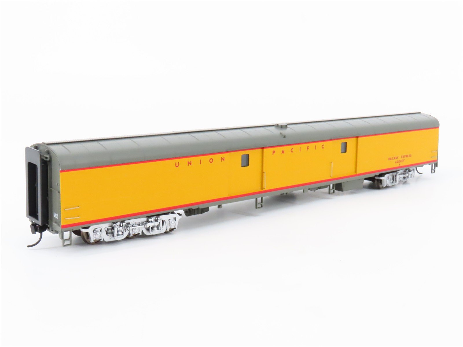 HO Scale Walthers Proto 920-9530 UP Railway 85' ACF REA Baggage Passenger Car
