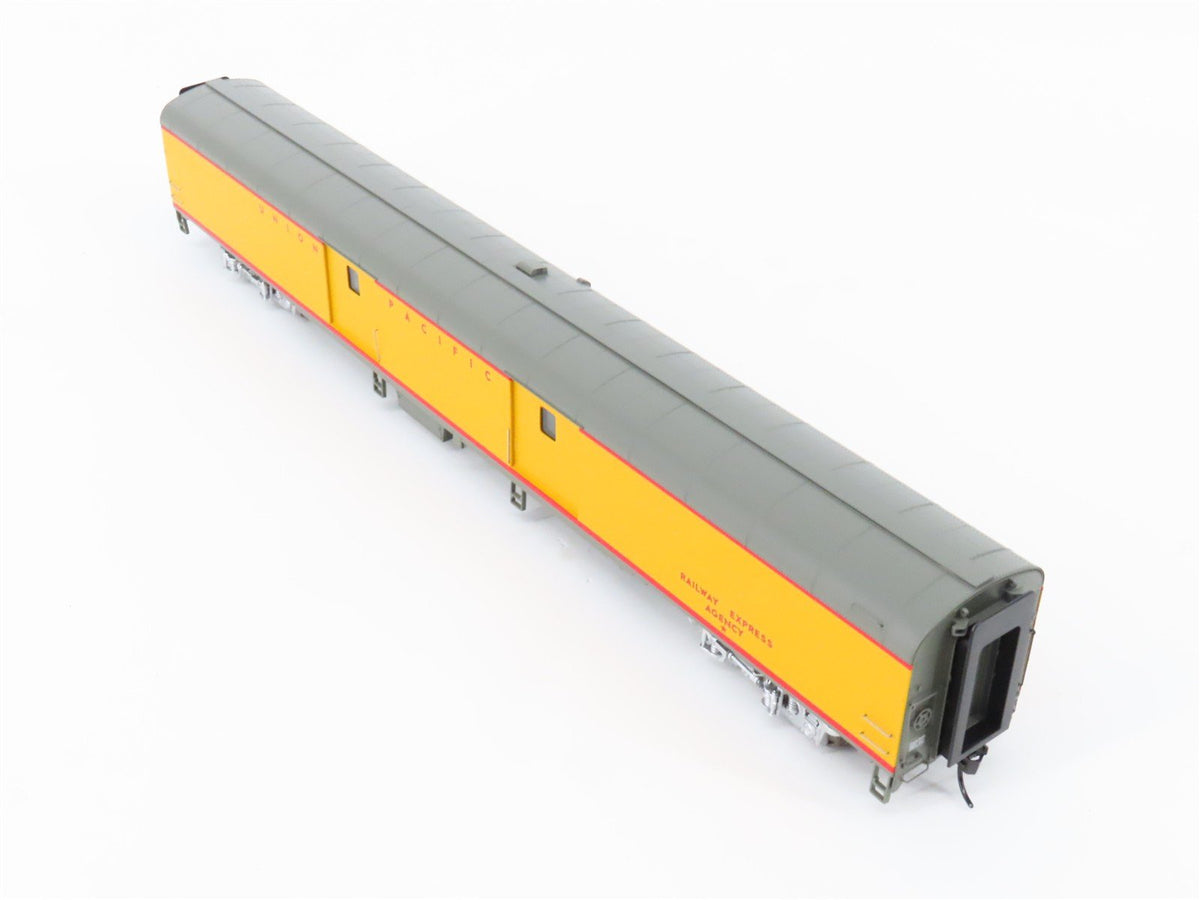 HO Scale Walthers Proto 920-9530 UP Railway 85&#39; ACF REA Baggage Passenger Car