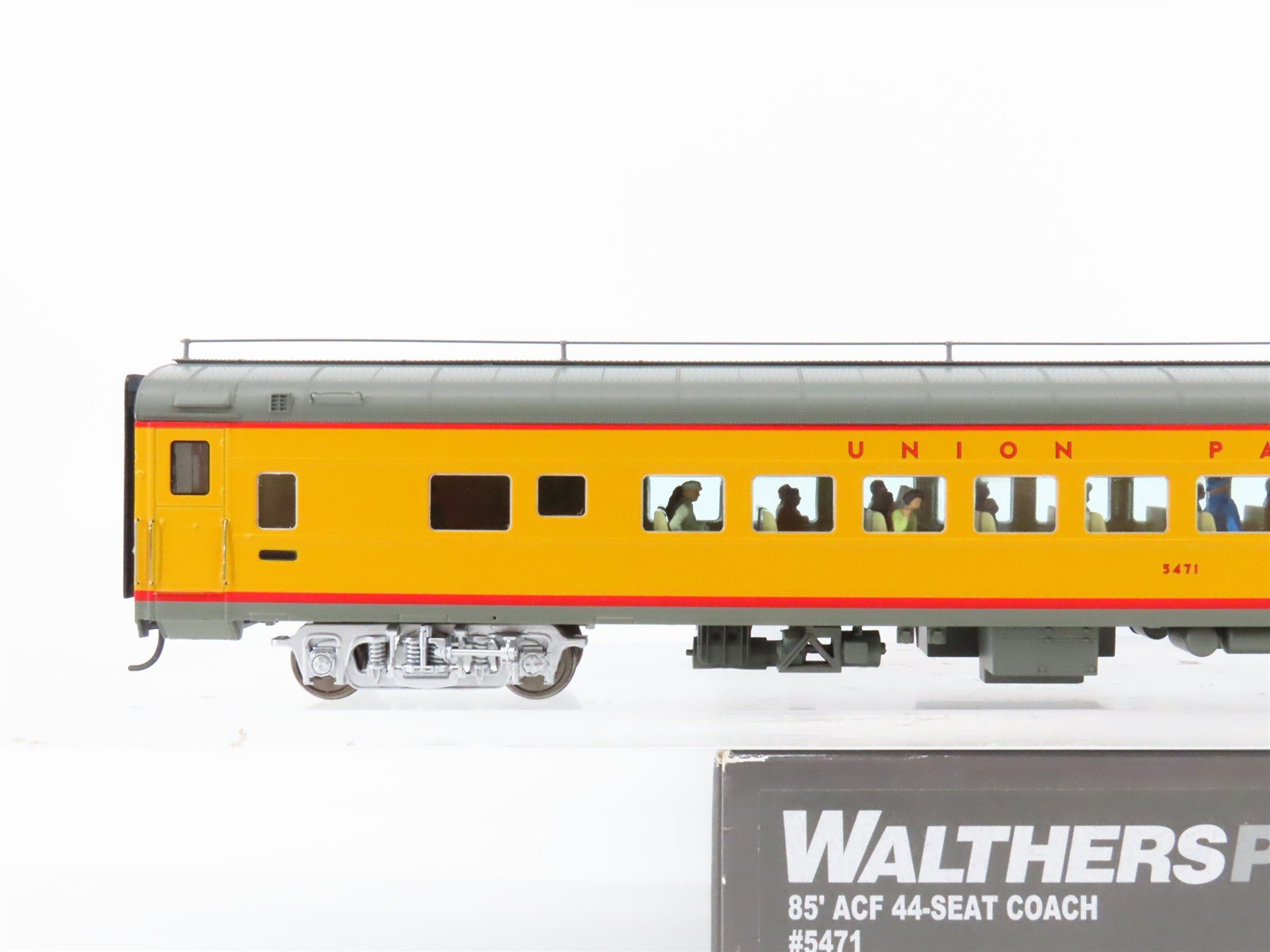 HO Walthers Proto 920-9562 UP 85' ACF 44-Seat Coach Passenger Car #3471 w/ Light