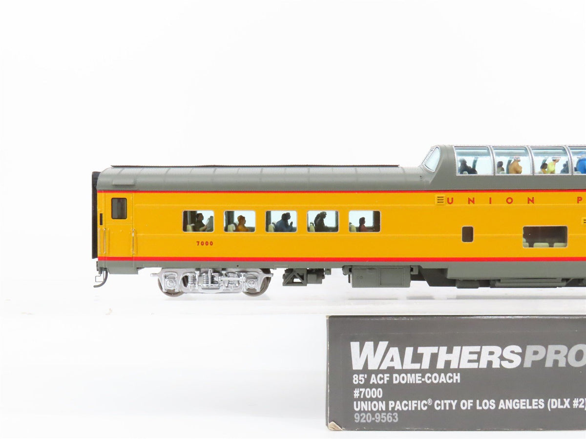 HO Walthers Proto 920-9563 UP 85&#39; ACF Dome-Coach Passenger Car #7000 w/ Lights