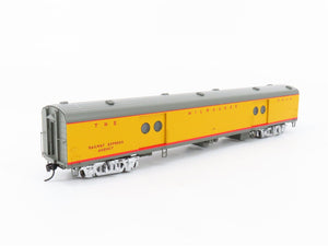 HO Walthers Proto 920-9141 MILW 75' Express Baggage Passenger Car #1318 w/Lights