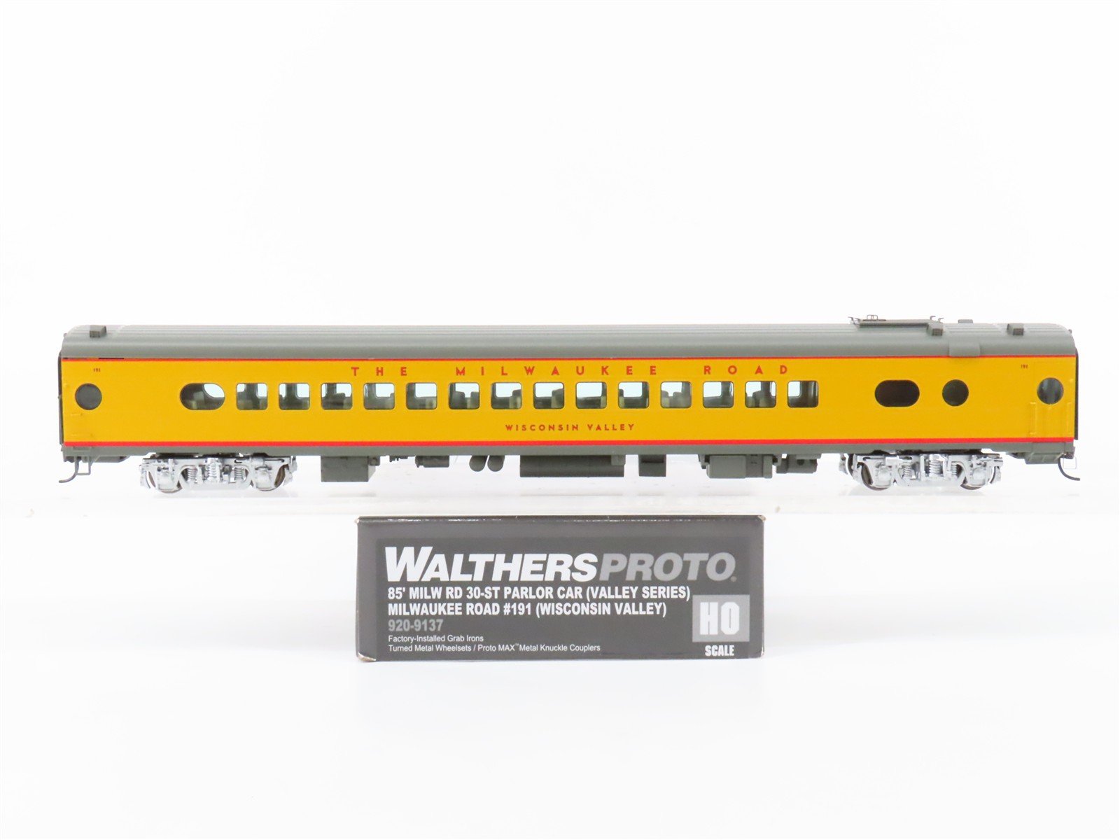 HO Walthers Proto 920-9137 MILW 85' 30Seat Parlor Passenger Car Wisconsin Valley