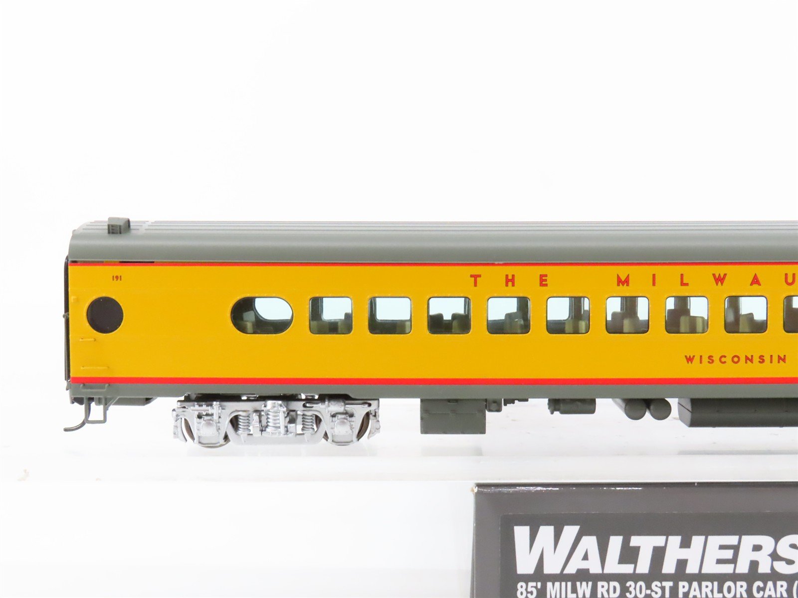 HO Walthers Proto 920-9137 MILW 85' 30Seat Parlor Passenger Car Wisconsin Valley