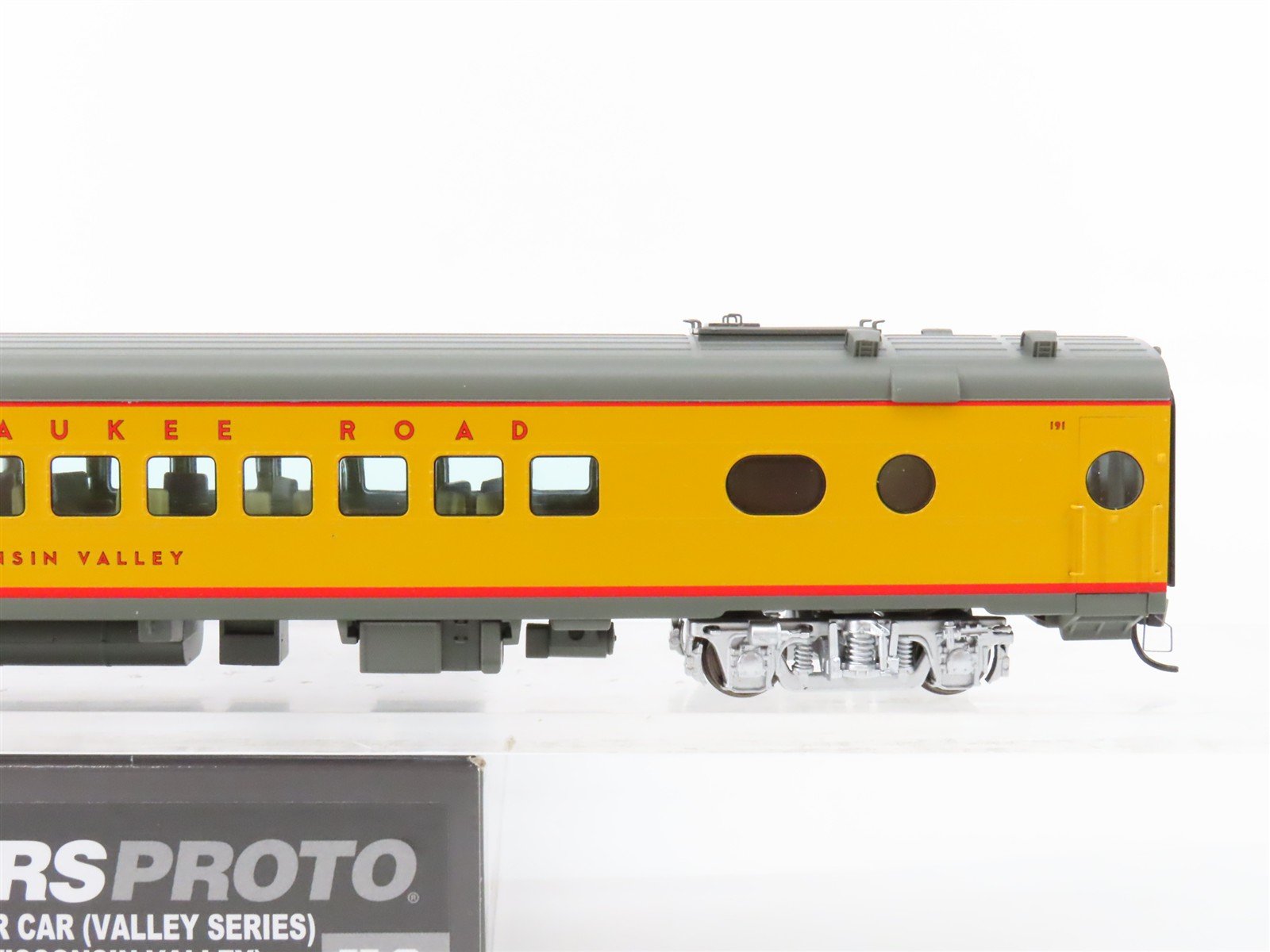 HO Walthers Proto 920-9137 MILW 85' 30Seat Parlor Passenger Car Wisconsin Valley