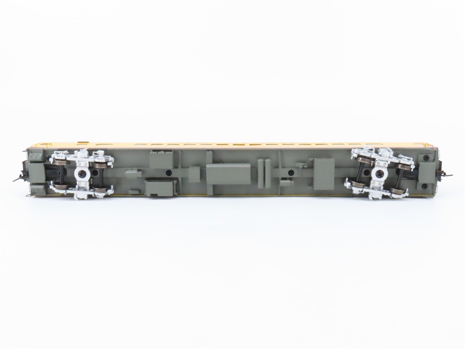 HO Walthers Proto 920-9137 MILW 85' 30Seat Parlor Passenger Car Wisconsin Valley