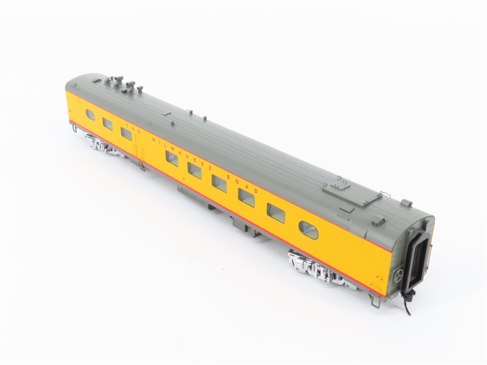 HO Walthers Proto 920-9144 MILW 85' 48-Seat Diner Passenger Car #122 w/ Lights