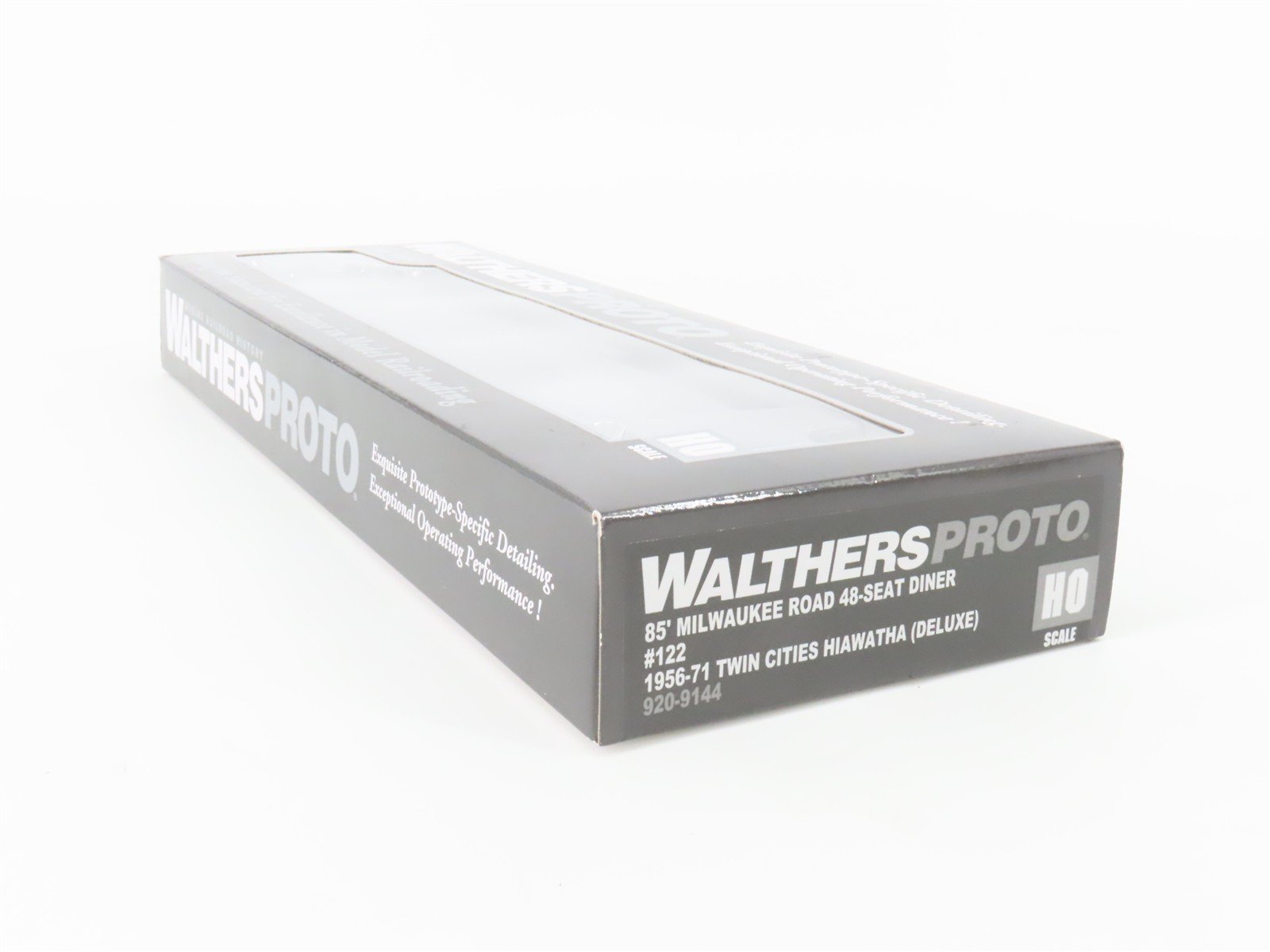 HO Walthers Proto 920-9144 MILW 85' 48-Seat Diner Passenger Car #122 w/ Lights