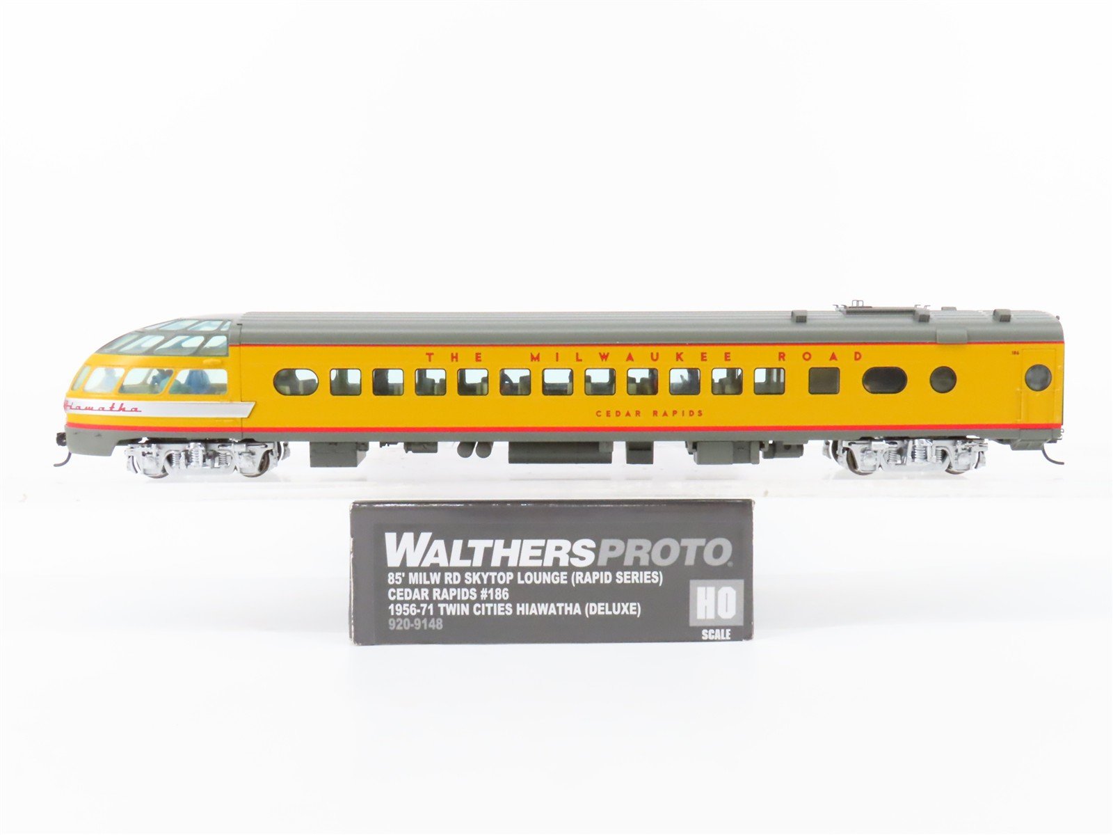 HO Walthers Proto 920-9148 MILW Skytop Lounge Passenger 