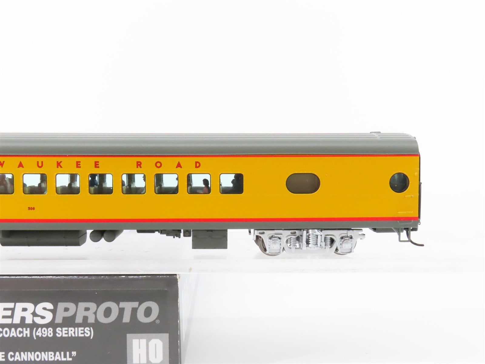 HO Walthers Proto 920-9160 MILW 85' 52-Seat Coach Passenger Car #508 w/ Lights