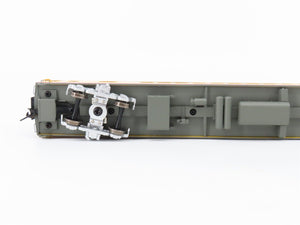 HO Walthers Proto 920-9160 MILW 85' 52-Seat Coach Passenger Car #508 w/ Lights