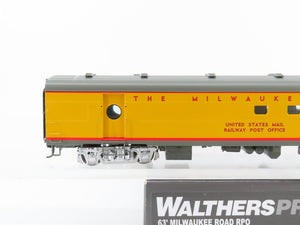 HO Scale Walthers Proto 920-9140 MILW 63' RPO Passenger Car #2152 wLights