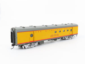 HO Scale Walthers Proto 920-9140 MILW 63' RPO Passenger Car #2152 wLights