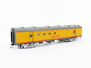 HO Scale Walthers Proto 920-9140 MILW 63' RPO Passenger Car #2152 wLights