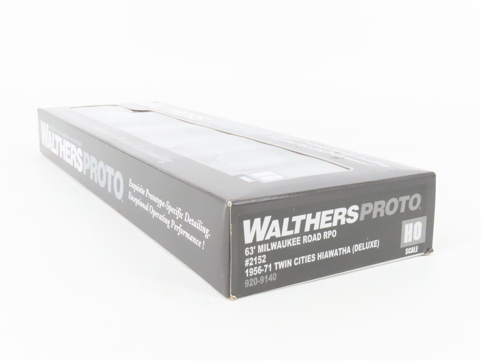 HO Scale Walthers Proto 920-9140 MILW 63' RPO Passenger Car #2152 wLights