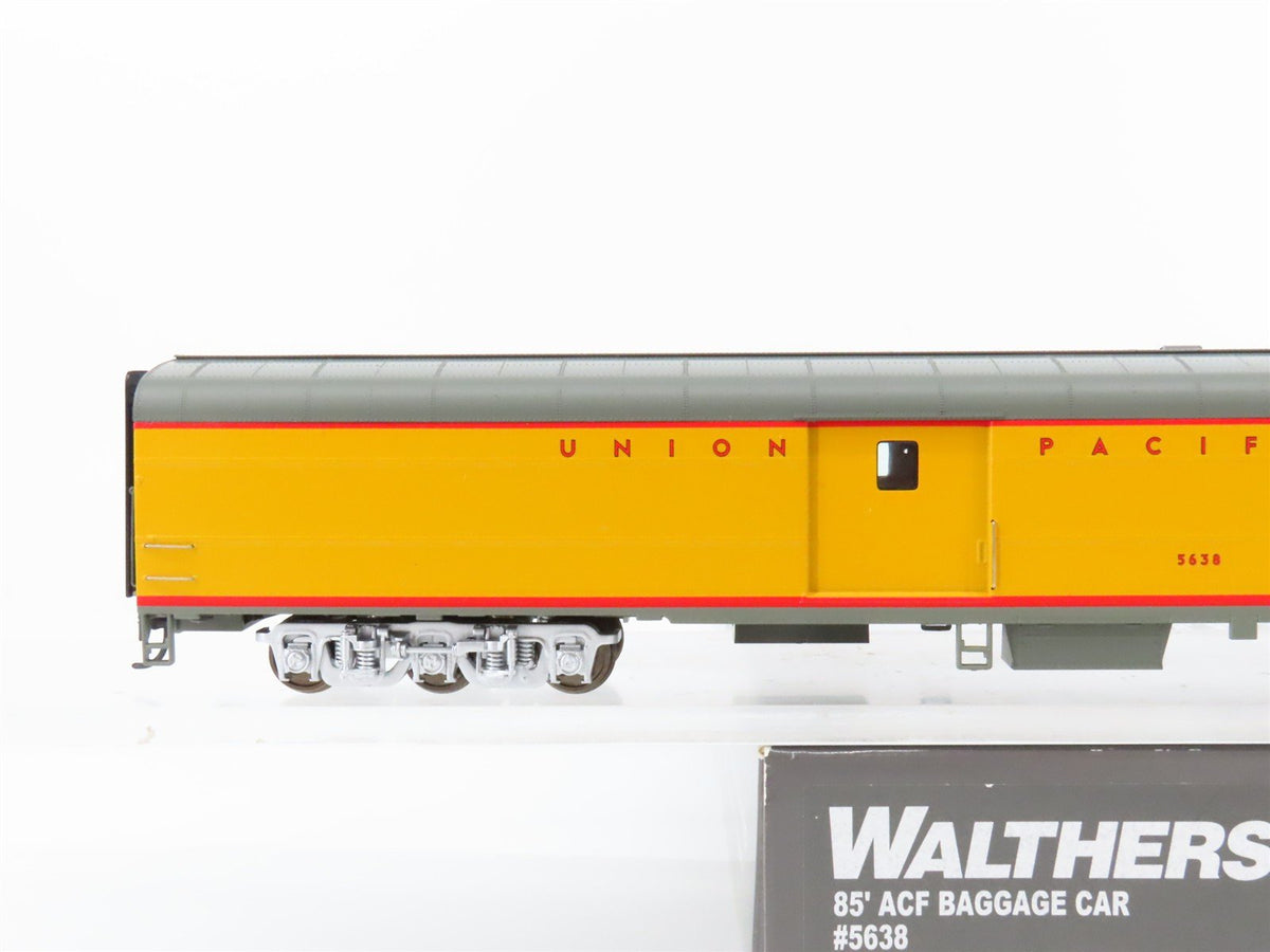 HO Scale Walthers Proto 920-9560 UP 85&#39; ACF Baggage Passenger Car #3638