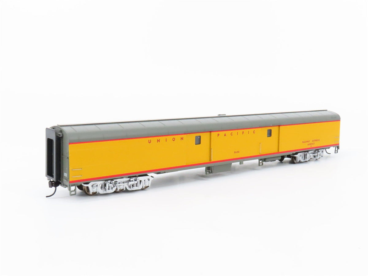 HO Scale Walthers Proto 920-9560 UP 85&#39; ACF Baggage Passenger Car #3638