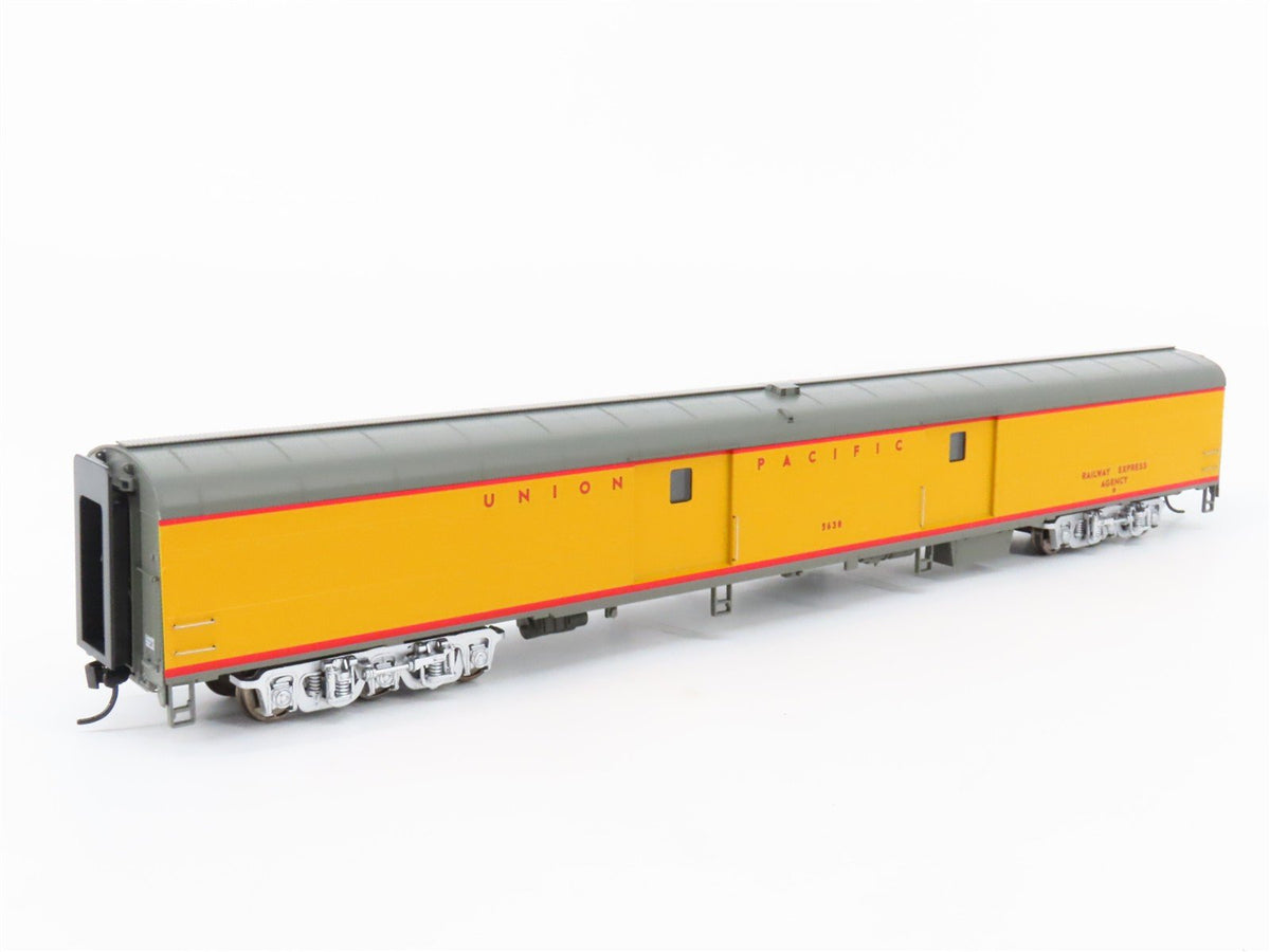 HO Scale Walthers Proto 920-9560 UP 85&#39; ACF Baggage Passenger Car #3638